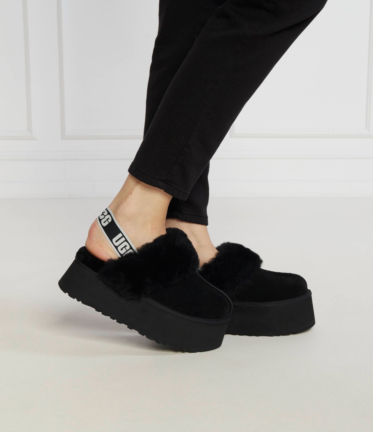 Ugg Slippers Funkette Black