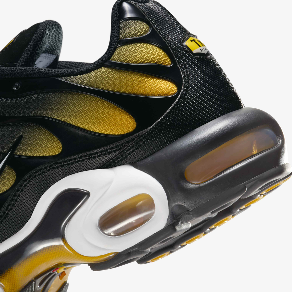 Nike Air Max Plus “University Gold”